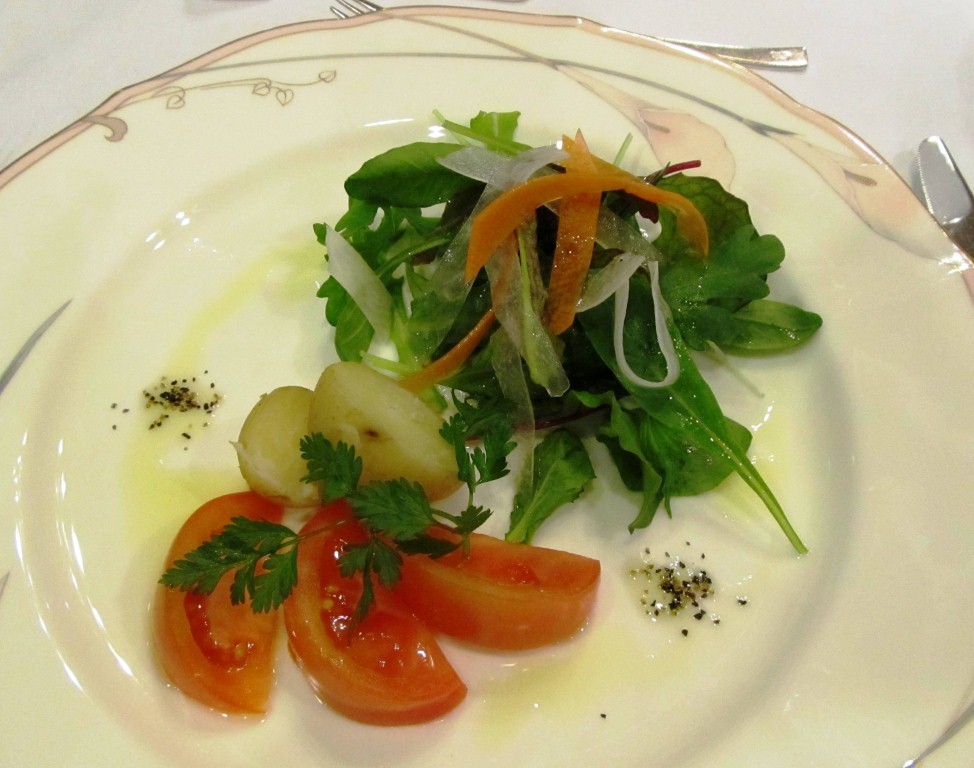 Fresh salad made from organic vegetables and baby potatoes!