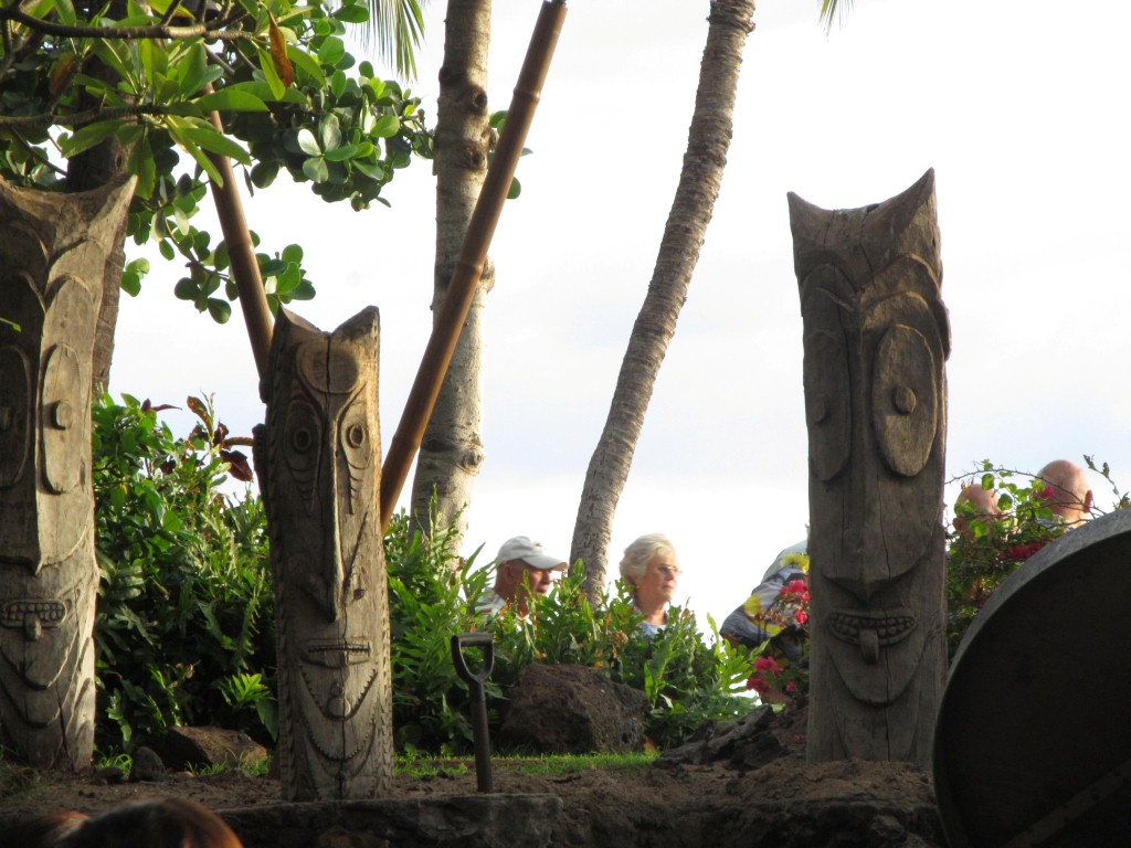 Hawaiian wood carving art