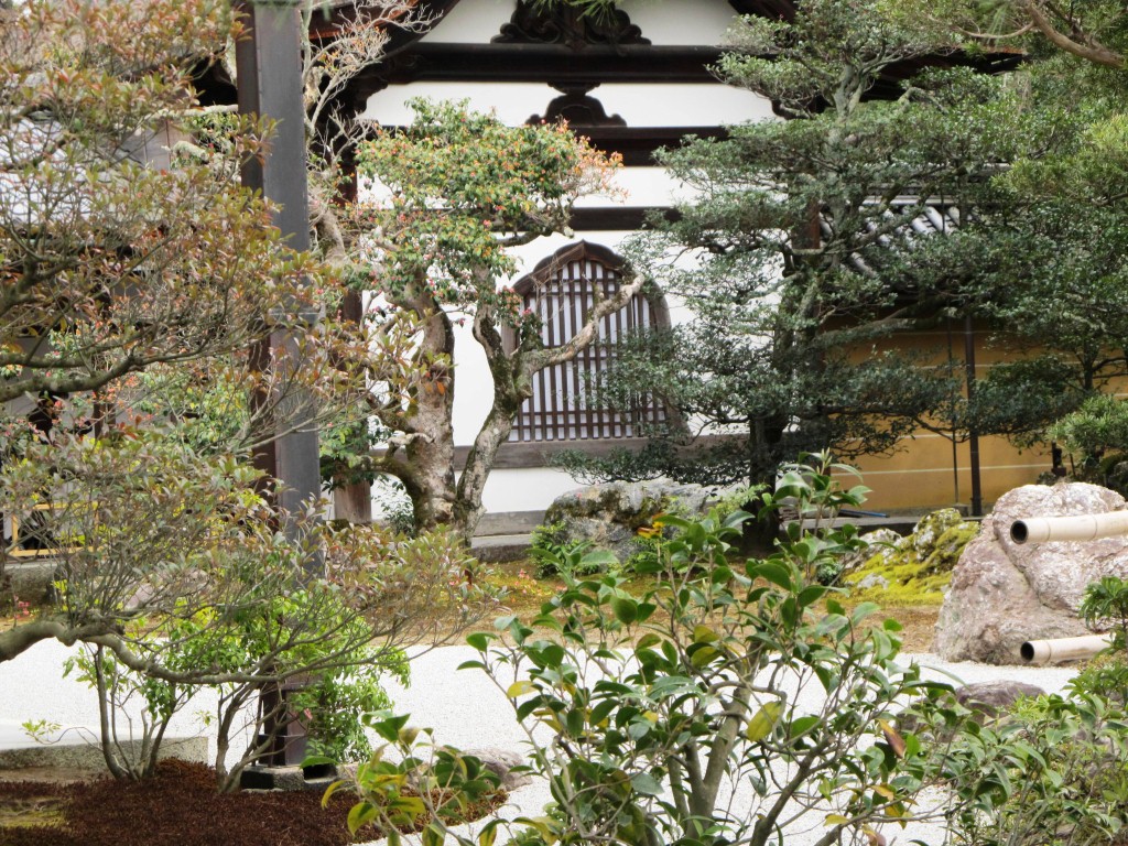 Living area for the temple priests !!
