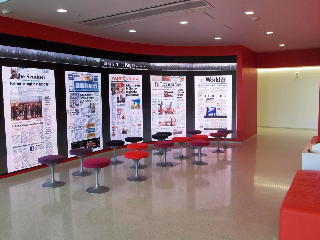 iPeral immersion theater - one can read newspapers here, forget the paper version and read headlines in this theater...