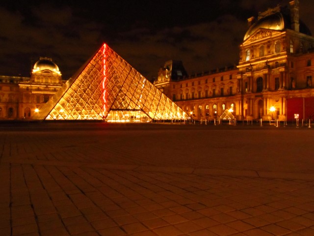 Louvre museum in the night